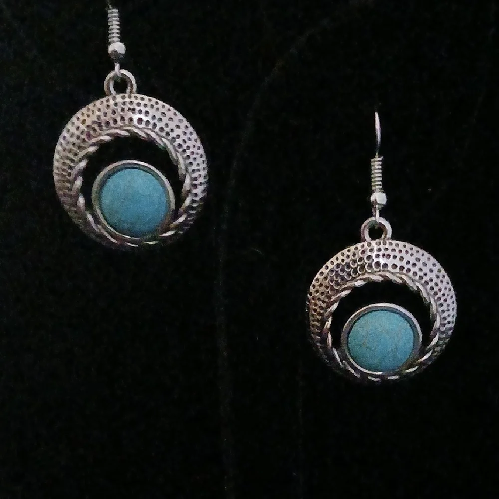 Silver-Turquoise Necklace Set - Picture 2 of 5